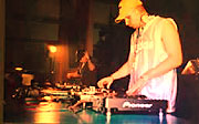 DJ Phantom : membre du collectif Connected
